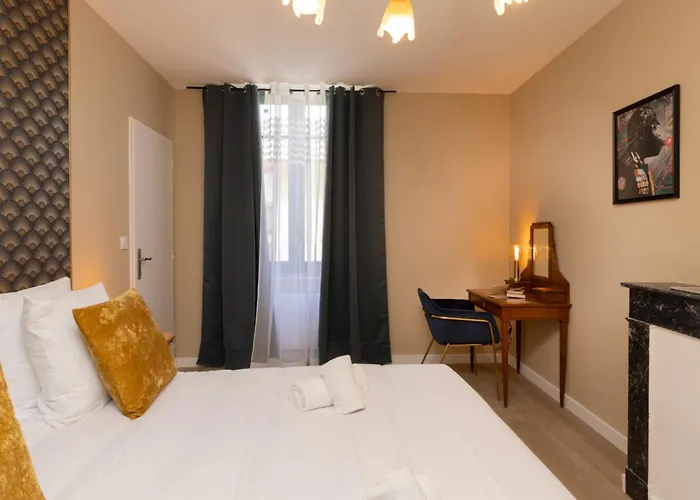 Lueur Des Annees Dorees Apartment