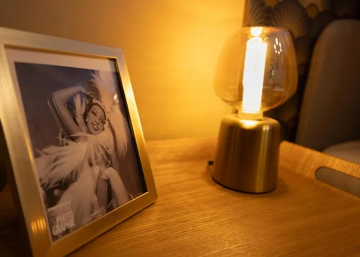 Lueur Des Annees Dorees Carcassonne